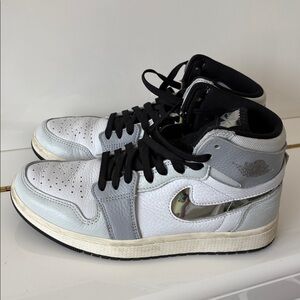 2023 Wmns Air Jordan 1 High Zoom Comfort 2 'Chrome Swoosh'